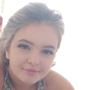 Meet your Posher, Chloe